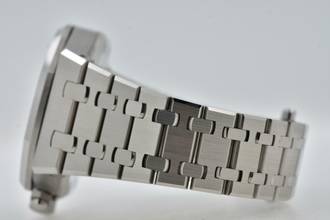 Thumbnail von Audemars Piguet Royal Oak Chronograph 38mm 50th Anniversary Blue Dial 26715ST.OO.1356ST.01