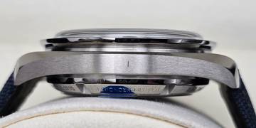 Thumbnail von Omega Speedmaster Professional Moonwatch 'Silver Snoopy Award' 50th Anniversary 310.32.42.50.02.001 Unworn/New Condition Full Set 2-2026