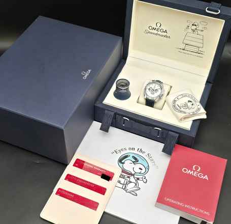  Omega Speedmaster Professional Moonwatch 'Silver Snoopy Award' 50th Anniversary 310.32.42.50.02.001 Unworn/New Condition Full Set 3-2026 