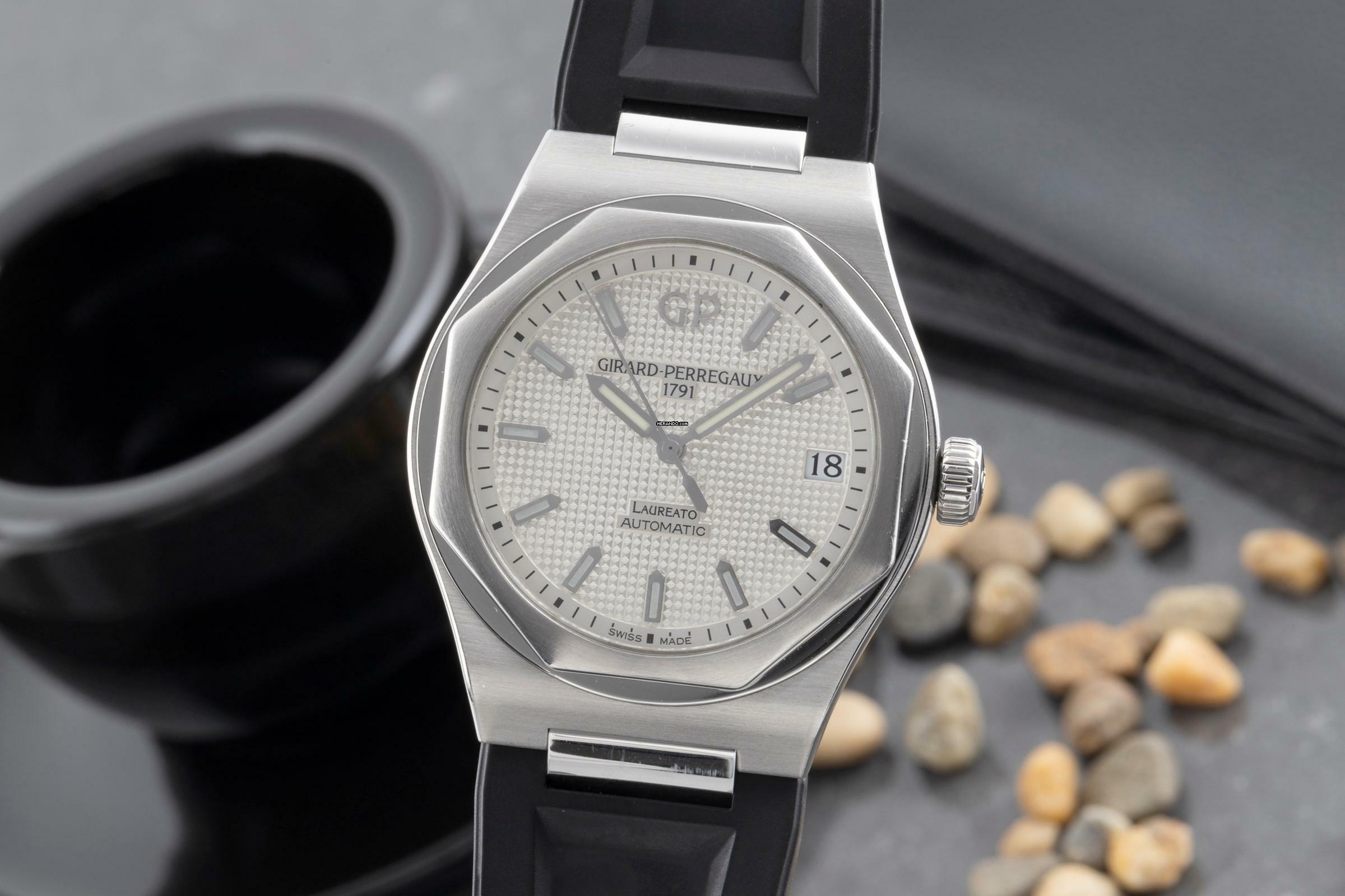  Girard Perregaux Laureato Automatik Stahl Ref. 81010-11-131-BB6A Papers  