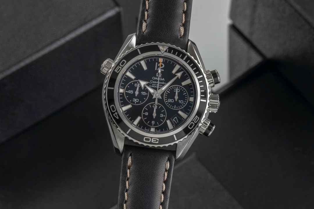 Omega Seamaster Planet Ocean Chronograph Stahl Automatik Ref. 222.32.38.50.01.001 B&P 