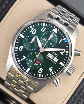  IWC Fliegeruhr Chronograph Pilot's Chronograph 41 MM IW388104 Green Dial Unworn/New Condition Full Set 6-2025 