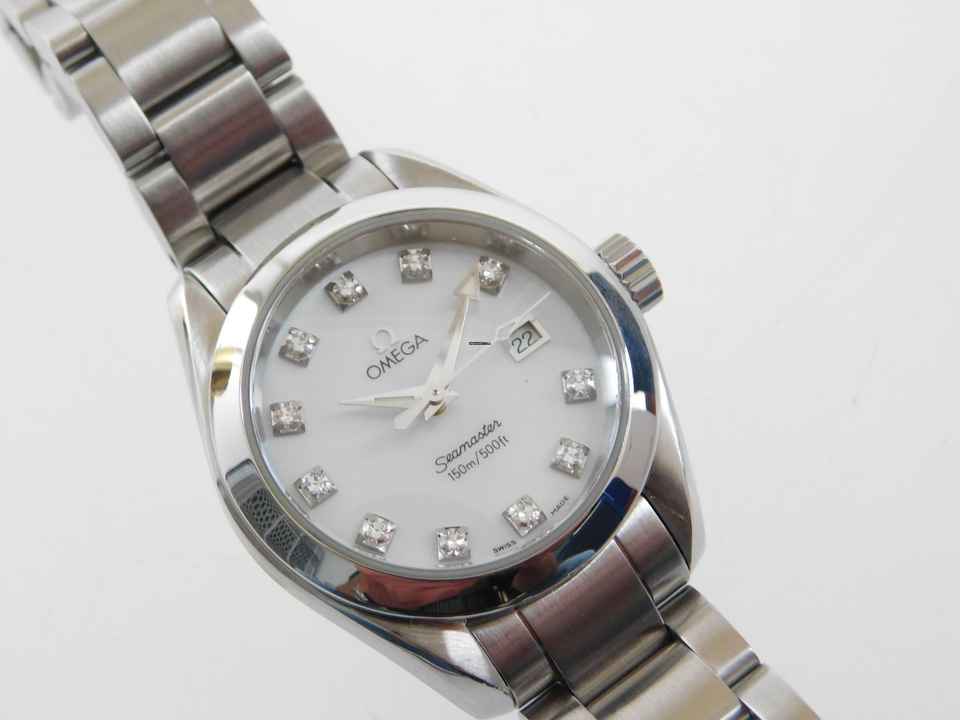  Omega Seamaster Aqua Terra 150m Stahl Damenuhr im Full Set wie Neu Perlmutt Brillantblatt Neu Zustand 