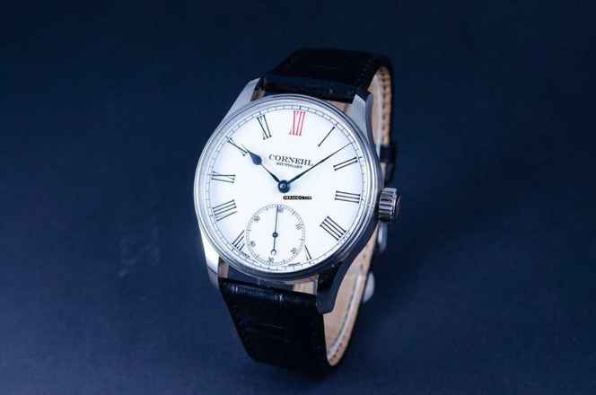  Cornehl Classic Roman Lünette doppelbombiert Krone zylindrischn handgravierter Unruhkloben 