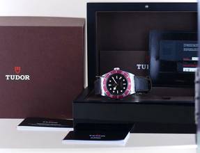 Thumbnail von Tudor Black Bay Top Heritage Red Cool Faded 2021 No-Date B+P Diver </h1>