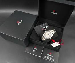 Thumbnail von Tudor Black Bay Pro 39mm GMT 79470-0004 White Dial Unworn/New Condition Full Set 12-2025