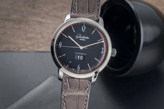 Thumbnail von Glashütte Original Sixties Panoramadatum Panorama Date Automatik Stahl Ref. 2-39-47-03-02-04 B&P