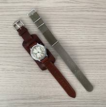 Thumbnail von LOWENTHAL Chronograph Bicompax Monopusher 4T Oversize 40MM ivory dial 1930’s