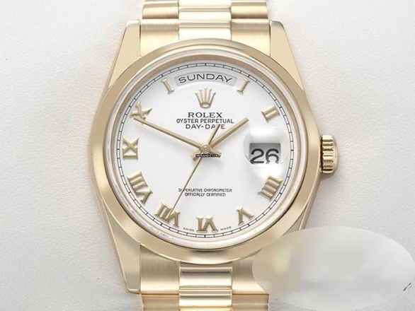  Rolex Day-Date 36 36mm 118208 2001/02 Gelbgold 750 Automatik 18kt Yellow Gold Damen Herren President-band Chronometer Oyster White Dial  