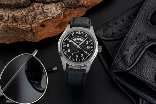  IWC Fliegeruhr Spitfire UTC Pilot UTC TZC Edelstahl Automatik Black Dial Herrenuhr Ref. IW325102  