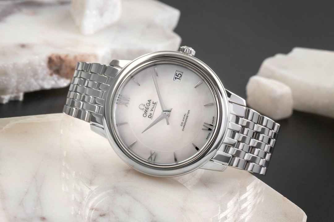  Omega De Ville Prestige Stahl Automatik MOP Dial Damenuhr Ref. 424.10.33.20.05.001  