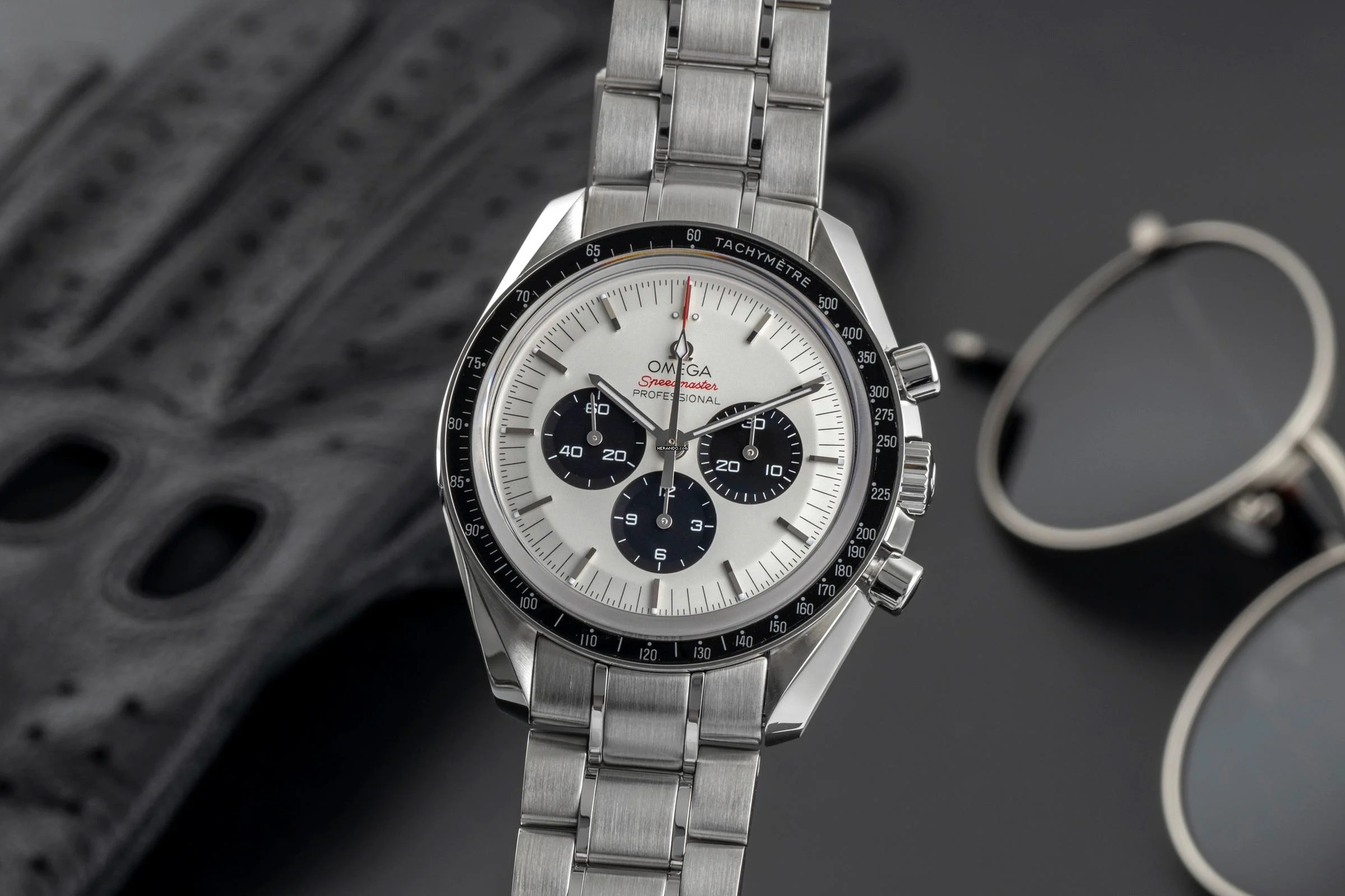  Omega Speedmaster Professional Moonwatch Panda Tokyo Olympics 2020 Ref. 522.30.42.30.04.001  