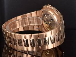Thumbnail von Patek Philippe Nautilus 5711/1r-001 Cal. 26-330 Sc Rose Gold