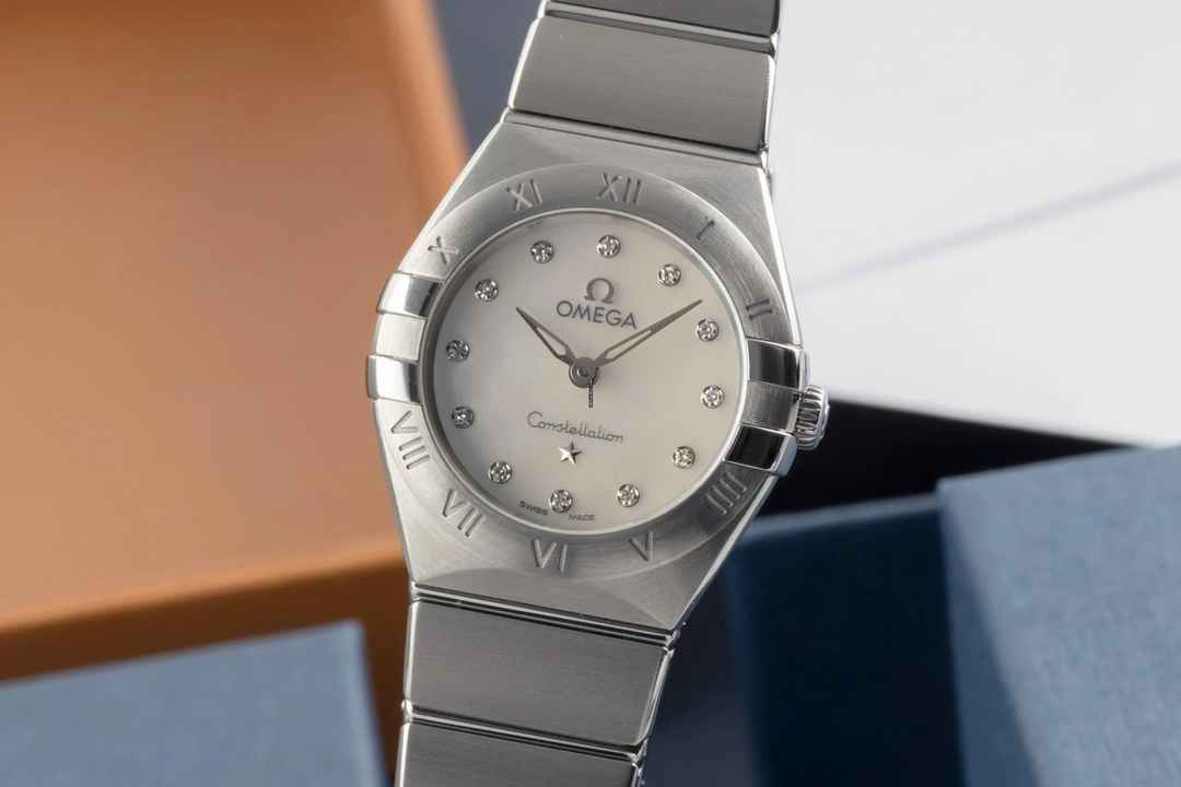 Omega Constellation Ladies Stahl Diamonds MOP Dial Quarz Damen Ref.131.10.25.60.55.001  