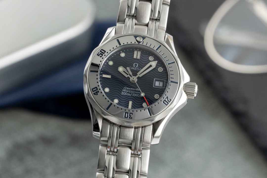  Omega Seamaster Professional 300M Edelstahl Quarz Damenuhr Ref. 2582.80.00  
