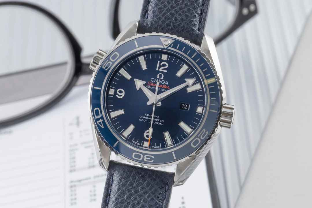  Omega Seamaster Planet Ocean Titan Automatik Ref. 232.92.38.20.03.001 B&P 2020  