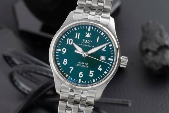  IWC Fliegeruhr Mark Pilot Mark XX Edelstahl Automatik Green Dial Herrenuhr Ref IW328206 B&P 2024  