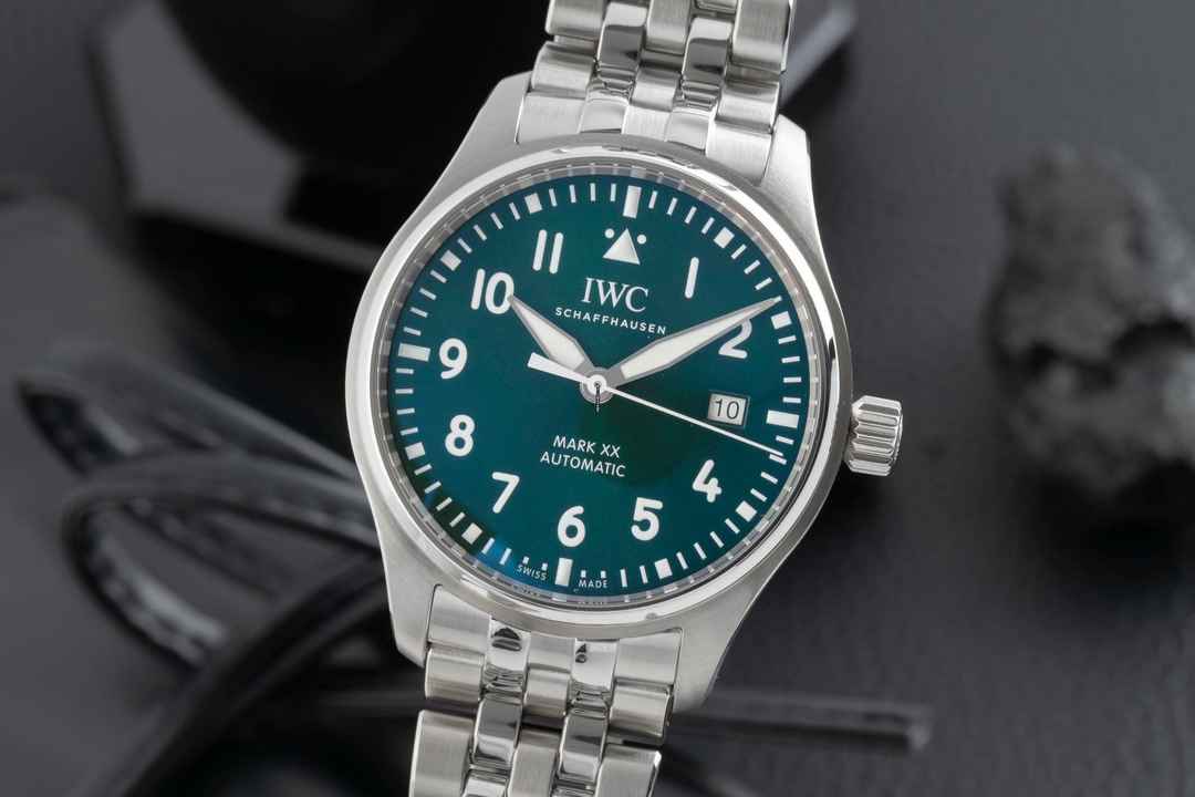  IWC Fliegeruhr Mark Pilot Mark XX Edelstahl Automatik Green Dial Herrenuhr Ref IW328206 B&P 2024  