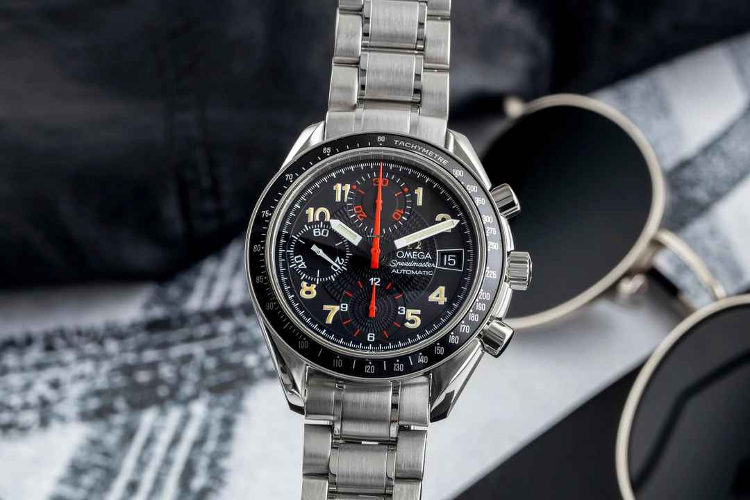  Omega Speedmaster Racing Red Hands Stahl Automatik Herrenuhr Ref. 3813.53.00  