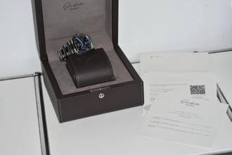 Thumbnail von Glashütte Original Seventies Chronograph Panoramadatum Senator Seventies Panorama Date Chronograph 1-37-02-08-02 Blue Dial