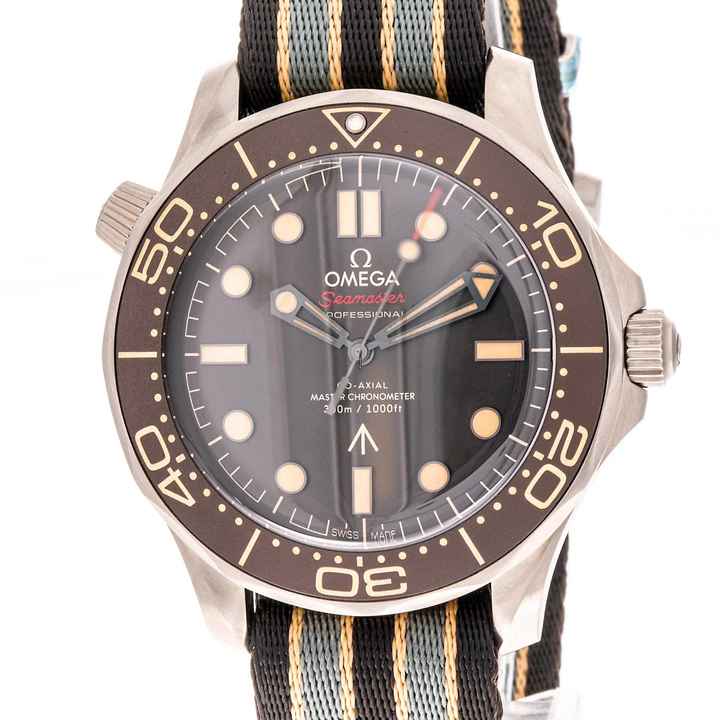  Omega Seamaster Diver 300 M Bond 007 – 210.92.42.20.01.001 – NEW & Unworn – 2021 Full Set 