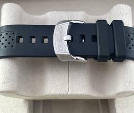 Thumbnail von H.Moser & Cie. Pioneer Centre Seconds Swiss Mad Red Full set with box and papers top condition year 2022