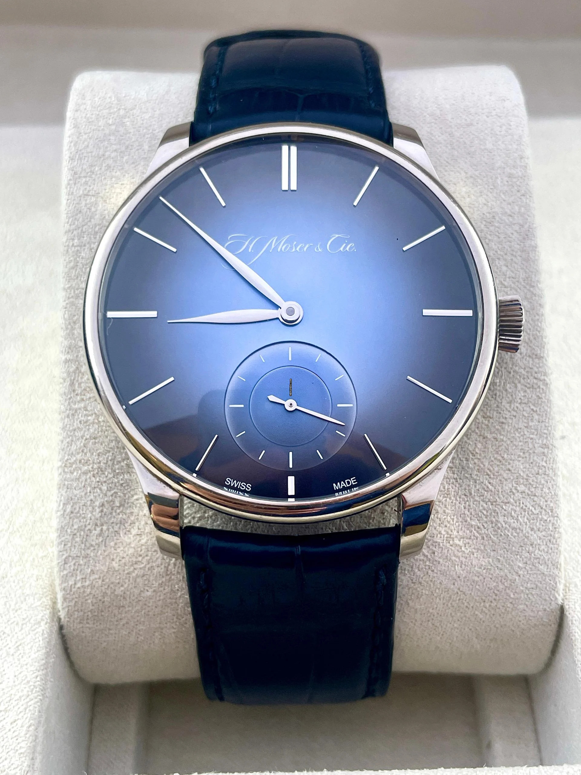  H.Moser & Cie. Venturer Small Seconds Xl Whitegold Full set year 2019 Blue dial Top condition with box+papers 