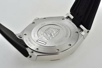 Thumbnail von Vacheron Constantin Overseas Automatik 47040/000W-9500