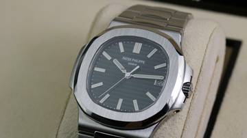 Thumbnail von Patek Philippe Nautilus Green - like New - Fullset - 2021