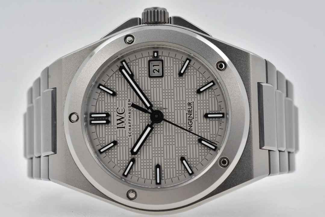  IWC Ingenieur IW328904 Grey Dial 40mm Titan Titanium 