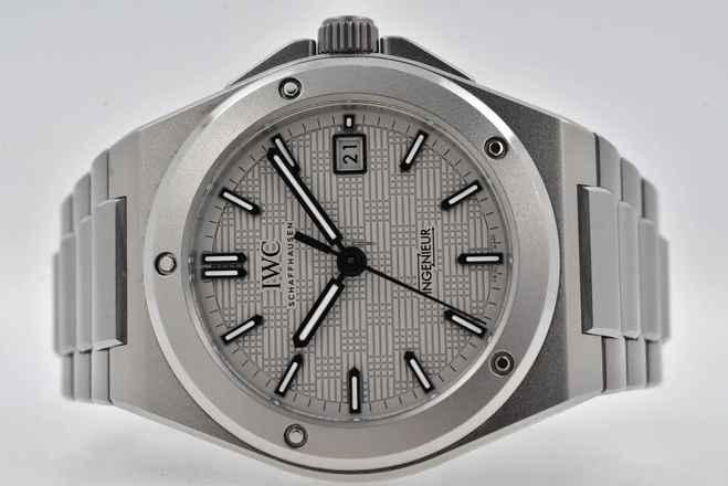  IWC Ingenieur IW328904 Grey Dial 40mm Titan Titanium 