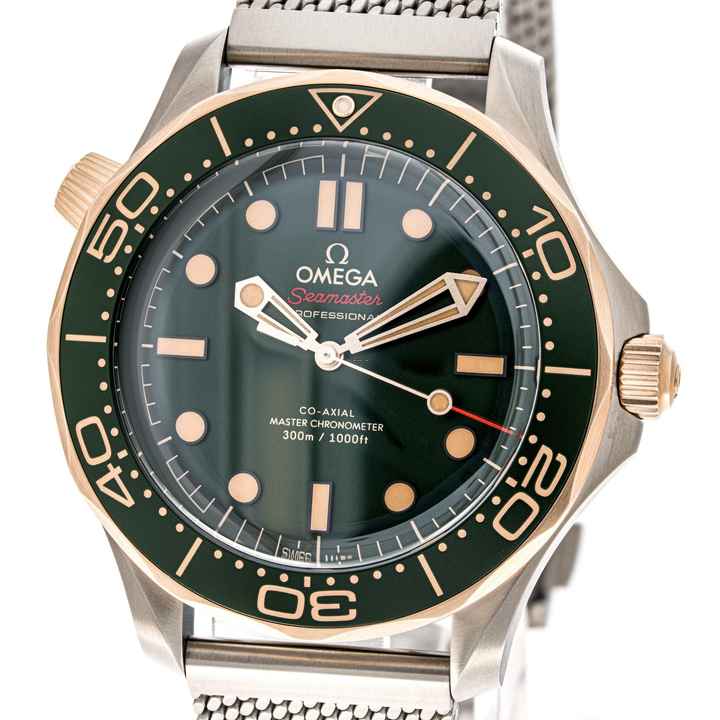 Omega Seamaster Diver 300 M D. 300m Green Milanese – 210.90.42.20.10.001 – NEW & Unworn – 08/2025 Full Set 