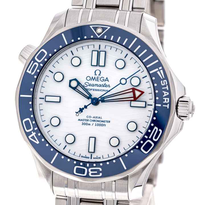  Omega Seamaster Diver 300 M Cup White 42 – 210.30.42.20.04.002 – NEW & Unworn – 08/2025 Full Set 