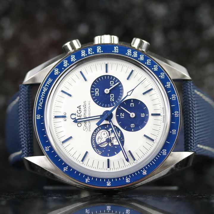  Omega Speedmaster Professional Moonwatch 'Silver Snoopy Award' 50th Anniversary - New Unworn - Fullset - 05/2024 