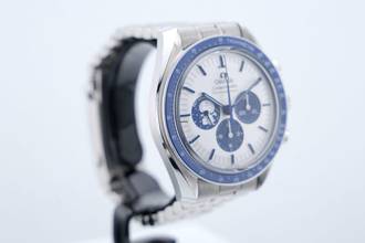 Thumbnail von Omega Speedmaster Professional Moonwatch Silver Snoopy Award - UNWORN - With Additional Leather Strap - With Box And Papers - 310.32.42.50.02.001 2024