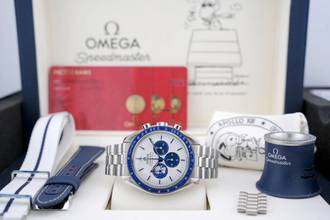 Thumbnail von Omega Speedmaster Professional Moonwatch Silver Snoopy Award - UNWORN - With Additional Leather Strap - With Box And Papers - 310.32.42.50.02.001 2024