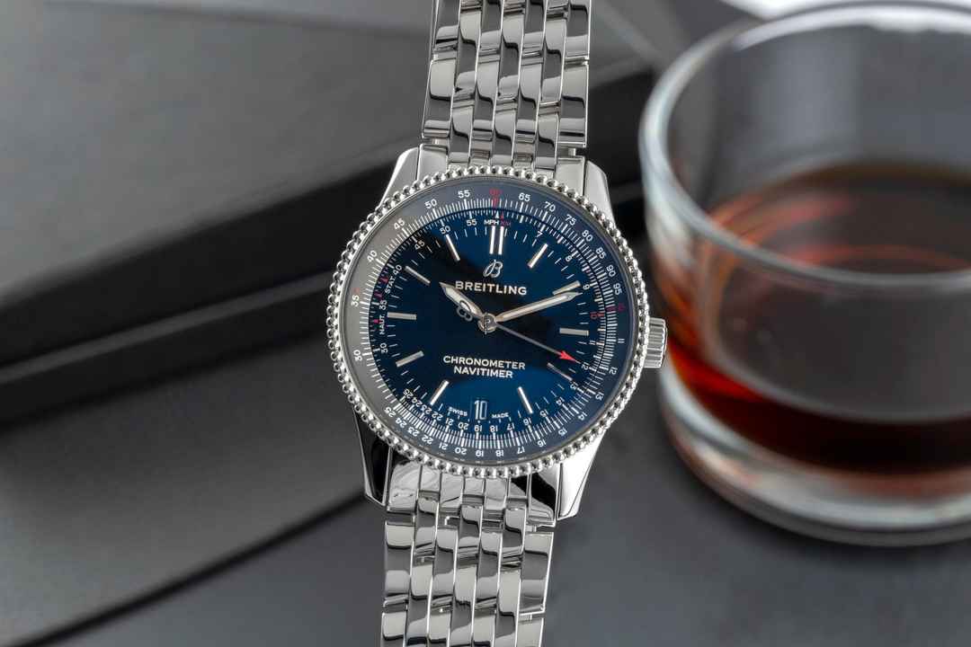  Breitling Navitimer Stahl Automatik Herrenuhr Ref. A17325241B1A1 Papiere 2019 