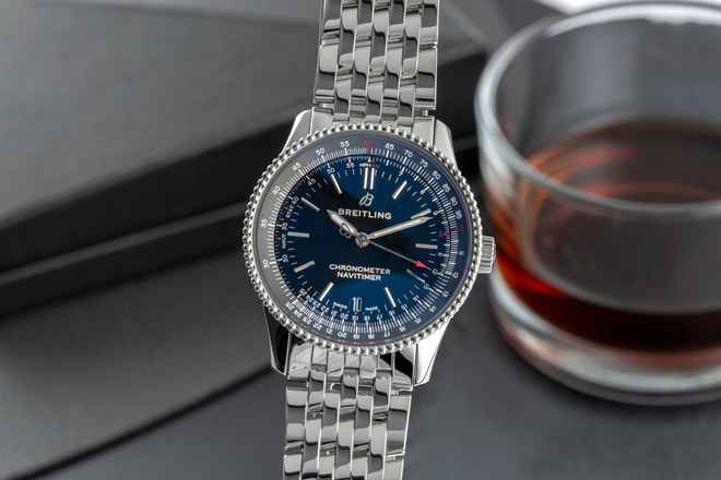  Breitling Navitimer Stahl Automatik Herrenuhr Ref. A17325241B1A1 Papiere 2019 