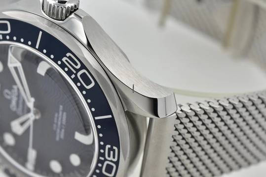  Omega Seamaster Diver 300 M 007 Bond 60th Anniversary Blue Dial 21030422003002 