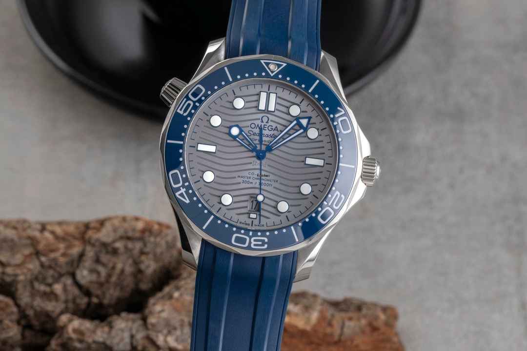  Omega Seamaster Diver 300 M Stahl Automatik Ref. 210.32.42.20.06.001 B&P 2022 