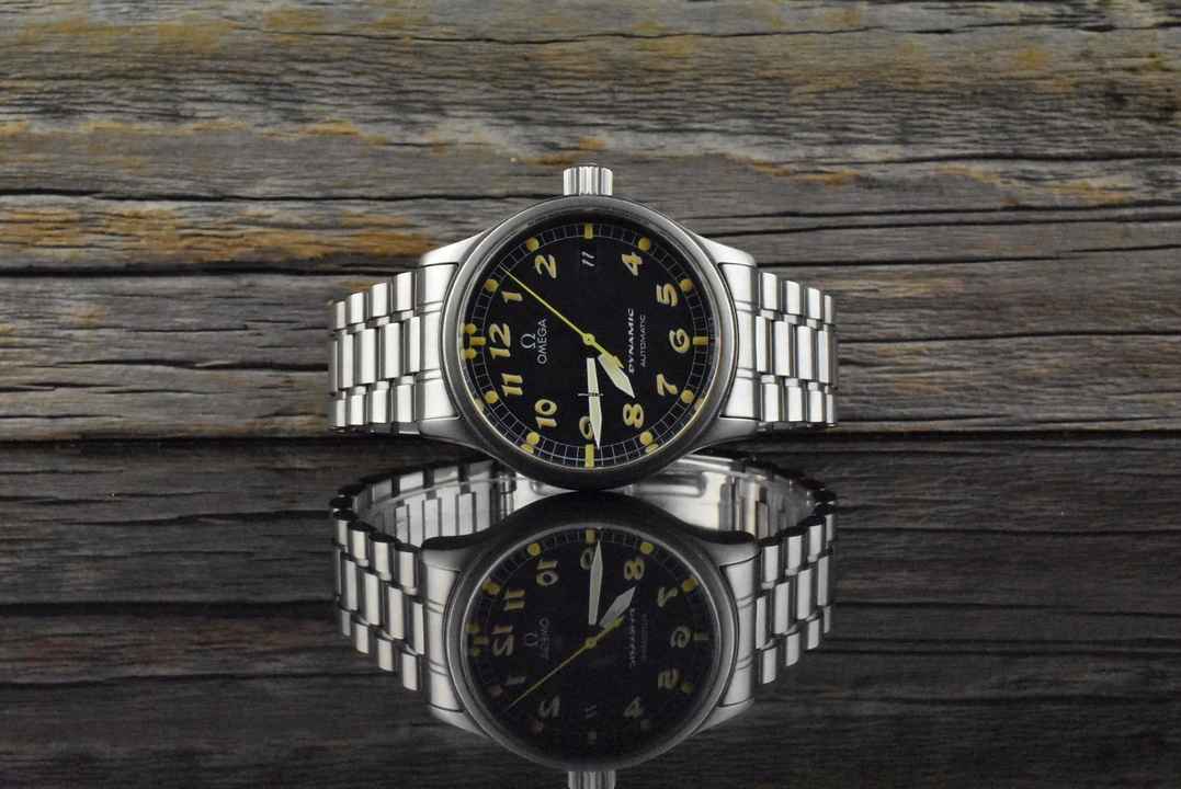  Omega Genève Dynamic Automatic 5200.50.00 Black Tritium Vintage Military 