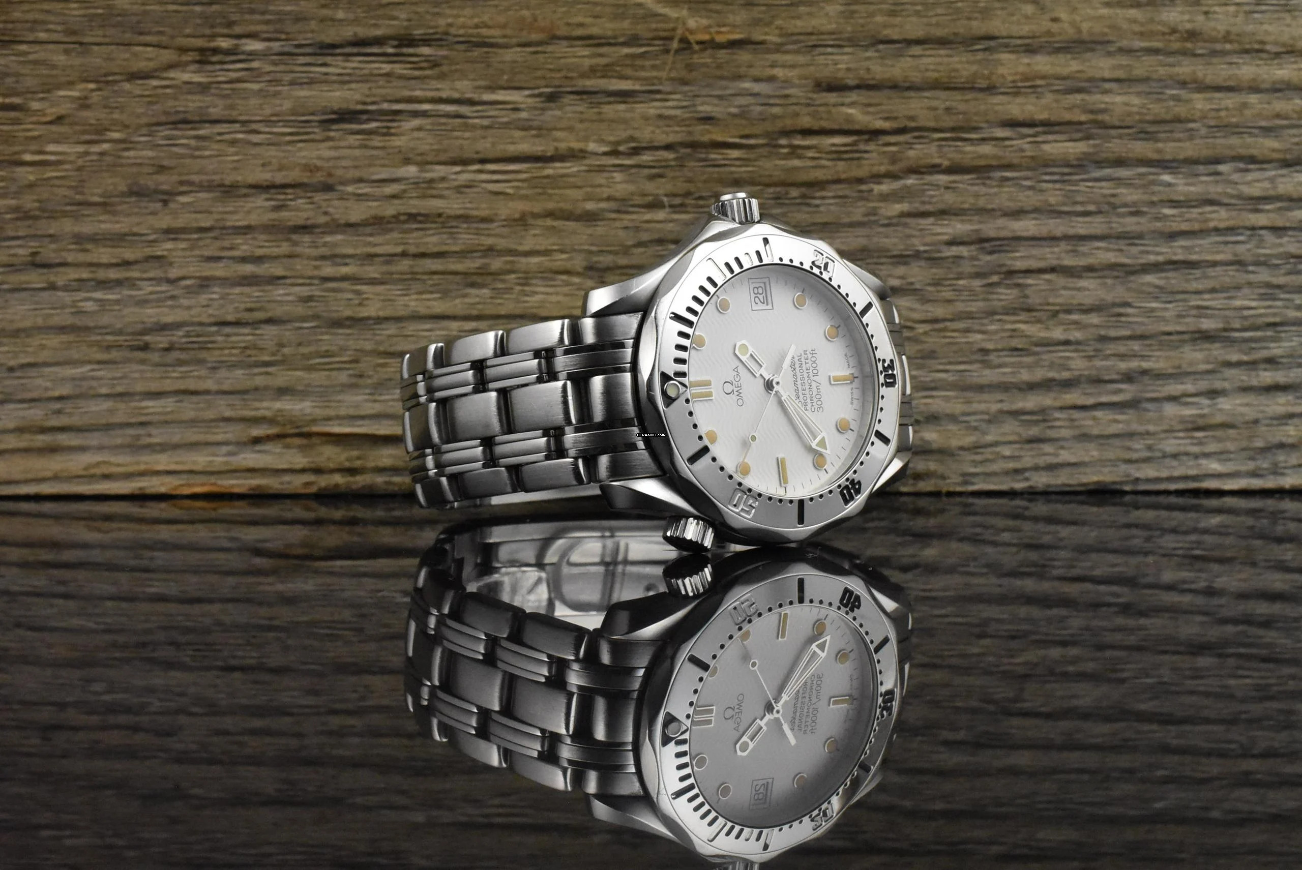  Omega Seamaster Diver 300 M Professional 300m Mid Size Automatic White Wave Tritium Dial Vintage 1986 