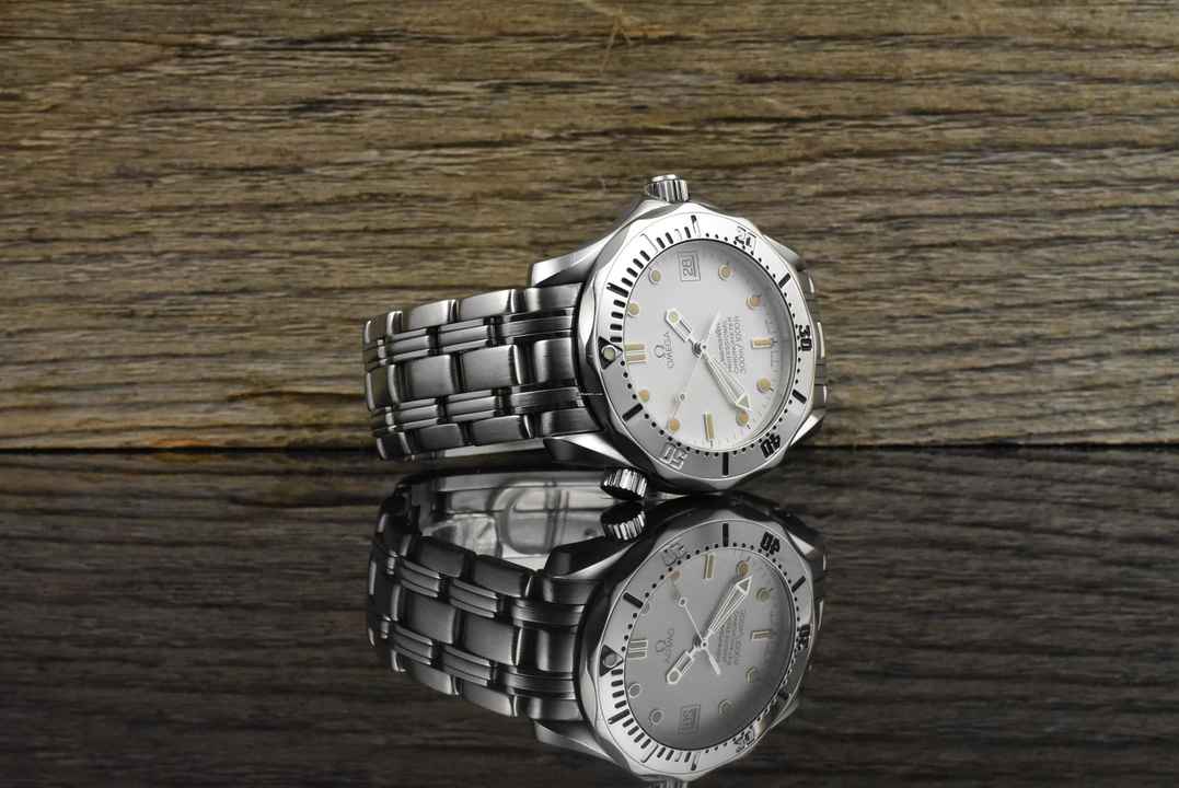  Omega Seamaster Diver 300 M Professional 300m Mid Size Automatic White Wave Tritium Dial Vintage 1986 