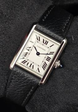  Cartier Tank Must Cartier 'Small' WSTA0110 Black dial Unworn/New Condition Full Set 8/2025 