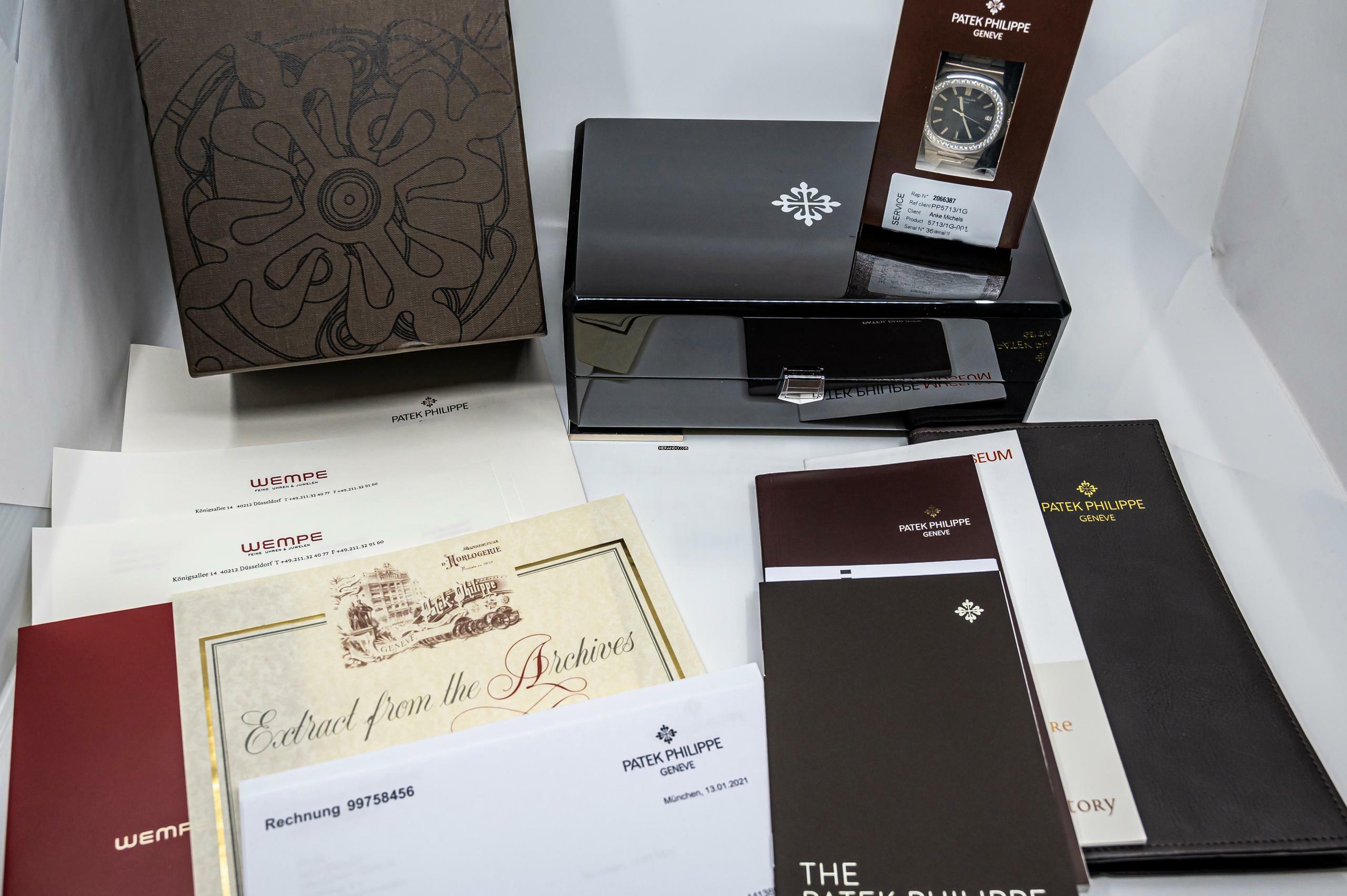 Thumbnail von Patek Philippe Nautilus Jumbo | 5713/1G | Whitegold | Diamond Bezel | sealed