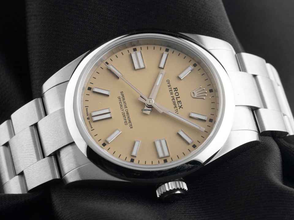  Rolex Oyster Perpetual Ref.134300 2025 Full Set Ungetragen 