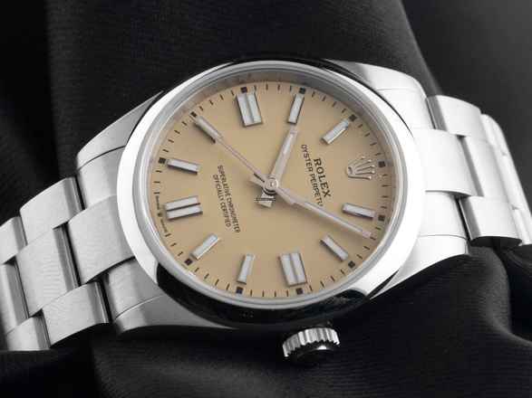  Rolex Oyster Perpetual Ref.134300 2025 Full Set Ungetragen 