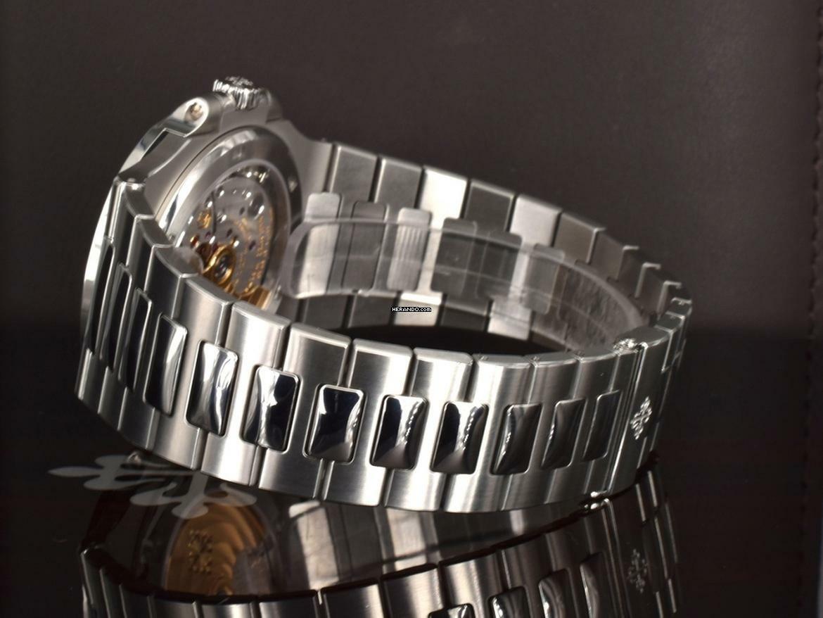 Thumbnail von Patek Philippe Nautilus 5711/1a-014 Green Dial 2021