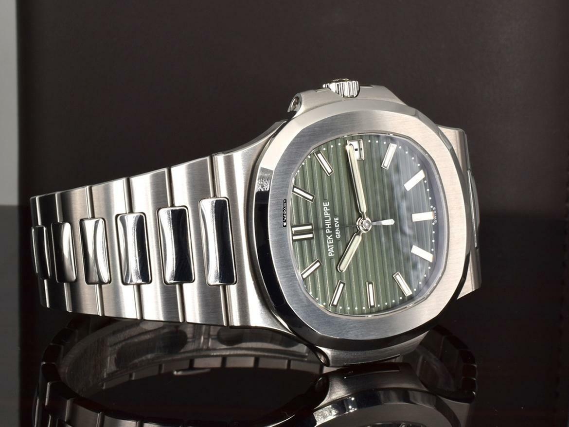 Thumbnail von Patek Philippe Nautilus 5711/1a-014 Green Dial 2021
