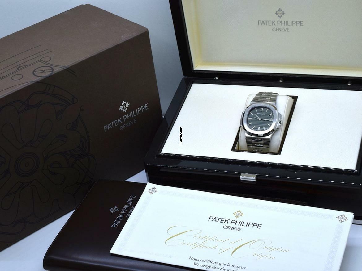 Thumbnail von Patek Philippe Nautilus 5711/1a-014 Green Dial 2021